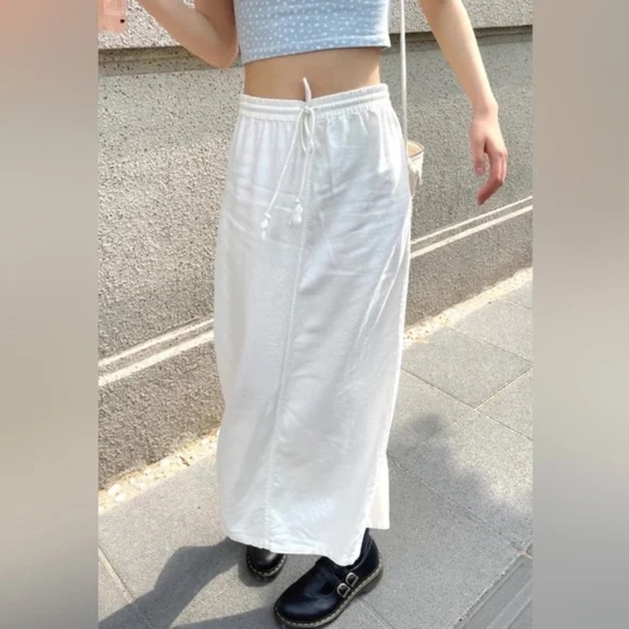 Brandy Melville Dresses & Skirts - Brandy melville Ophelia skirt - white